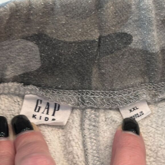 GAP Kids Camouflage Sweatpants. XXL. Super soft. 2 front pockets. 1 back - Picture 2 of 4